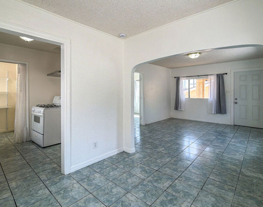 3331 1/2 City Terrace Drive - Photo Thumbnail 9