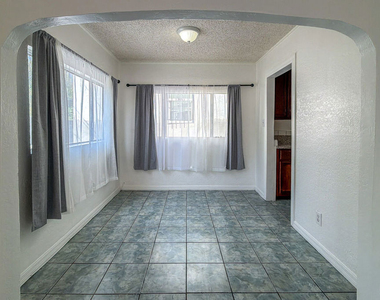 3331 1/2 City Terrace Drive - Photo Thumbnail 8