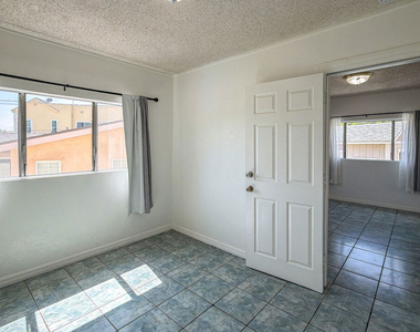 3331 1/2 City Terrace Drive - Photo Thumbnail 17