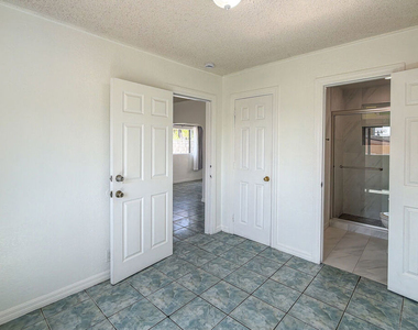 3331 1/2 City Terrace Drive - Photo Thumbnail 16