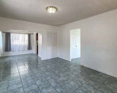 3331 1/2 City Terrace Drive - Photo Thumbnail 5