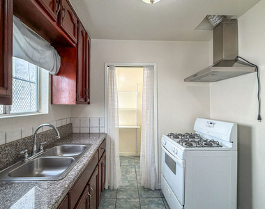 3331 1/2 City Terrace Drive - Photo Thumbnail 11