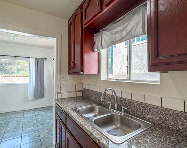 3331 1/2 City Terrace Drive - Photo Thumbnail 13