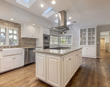 1277 N Norman Place - Photo Thumbnail 11