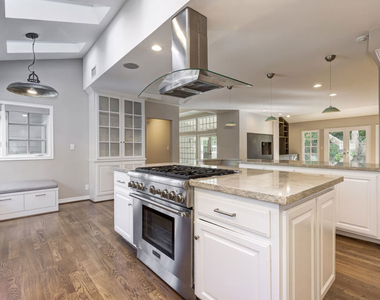 1277 N Norman Place - Photo Thumbnail 10