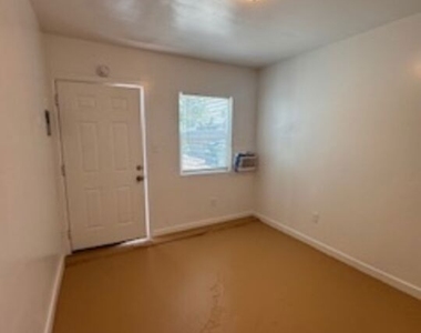 1434 W 22nd Street - Photo Thumbnail 14