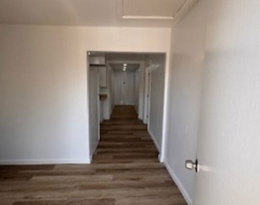 1434 W 22nd Street - Photo Thumbnail 4