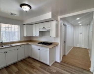 1434 W 22nd Street - Photo Thumbnail 9