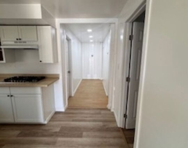 1434 W 22nd Street - Photo Thumbnail 2