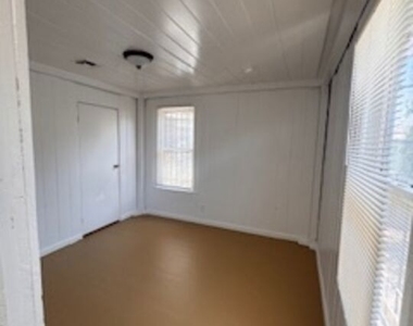 1434 W 22nd Street - Photo Thumbnail 13