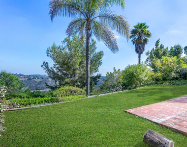 2536 Roscomare Road - Photo Thumbnail 12