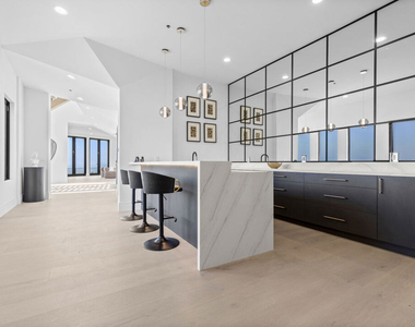6380 Meadows Court - Photo Thumbnail 10