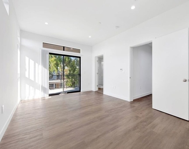 1458 Butler Avenue - Photo Thumbnail 27