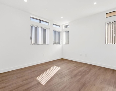 1458 Butler Avenue - Photo Thumbnail 25