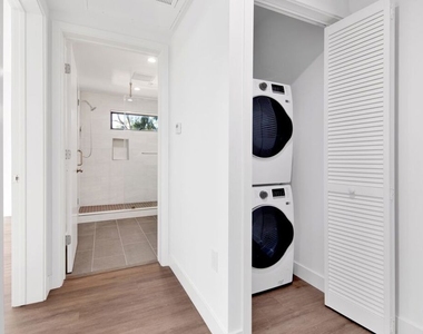 1458 Butler Avenue - Photo Thumbnail 24