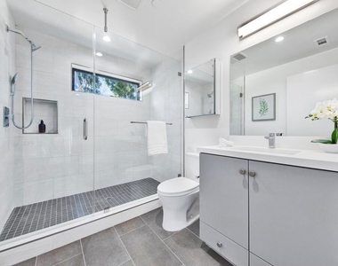 1458 Butler Avenue - Photo Thumbnail 10