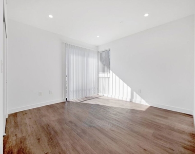 1458 Butler Avenue - Photo Thumbnail 22