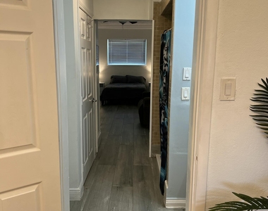 1016 Chipola Road - Photo Thumbnail 5