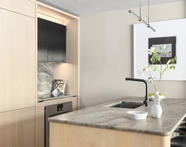 499 Ninth Avenue - Photo Thumbnail 1