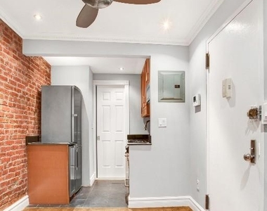 345 West 53rd Street - Photo Thumbnail 2