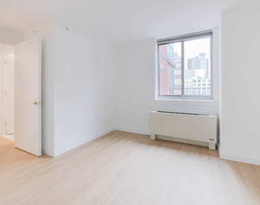 400 West 37th St - Photo Thumbnail 55