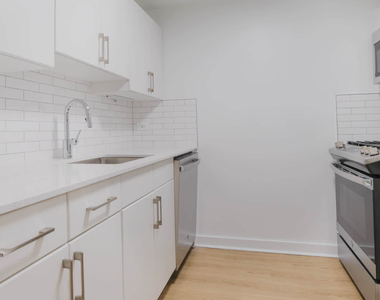 400 West 37th St - Photo Thumbnail 2