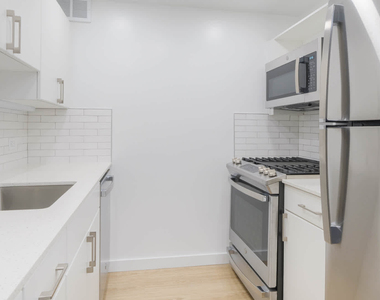 400 West 37th St - Photo Thumbnail 26