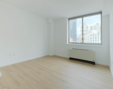 400 West 37th St - Photo Thumbnail 47