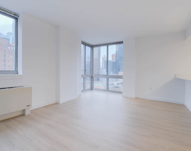 400 West 37th St - Photo Thumbnail 42