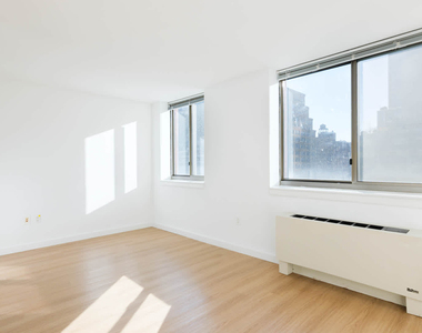 400 West 37th St - Photo Thumbnail 8