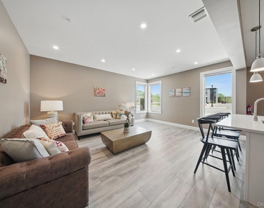 1 Giada Lane - Photo Thumbnail 12
