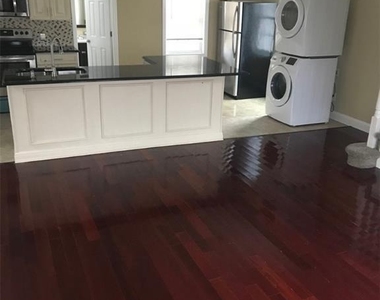 175 Richmond Boulevard - Photo Thumbnail 5