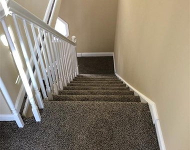 175 Richmond Boulevard - Photo Thumbnail 7
