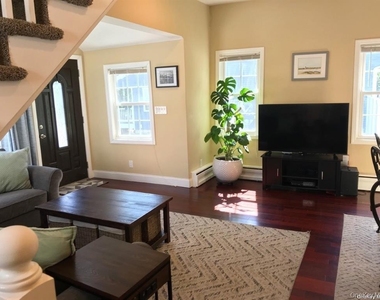 175 Richmond Boulevard - Photo Thumbnail 10
