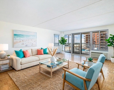 170 W Broadway - Photo Thumbnail 1