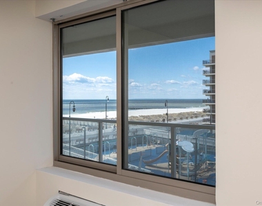 170 W Broadway - Photo Thumbnail 8