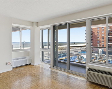 170 W Broadway - Photo Thumbnail 2