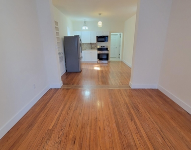 762 Eastern Avenue - Photo Thumbnail 11