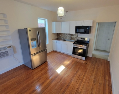 762 Eastern Avenue - Photo Thumbnail 4