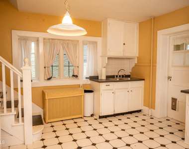 1347 Union Street - Photo Thumbnail 7