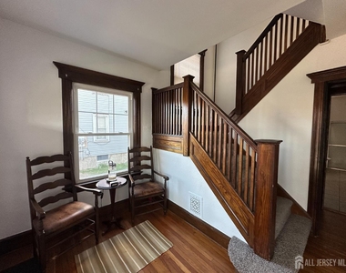 511 Grove Street - Photo Thumbnail 1