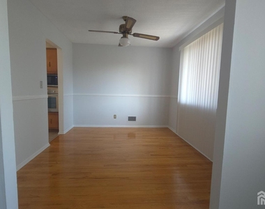 89 Van Buren Avenue - Photo Thumbnail 4