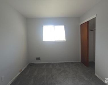 89 Van Buren Avenue - Photo Thumbnail 7