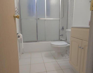 89 Van Buren Avenue - Photo Thumbnail 8