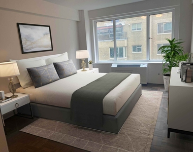 40 Central Park S - Photo Thumbnail 1