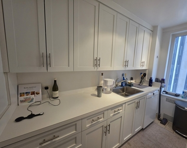40 Central Park S - Photo Thumbnail 4