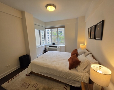 40 Central Park S - Photo Thumbnail 8