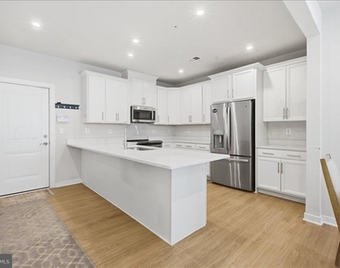 13538 Sayward Boulevard - Photo Thumbnail 11