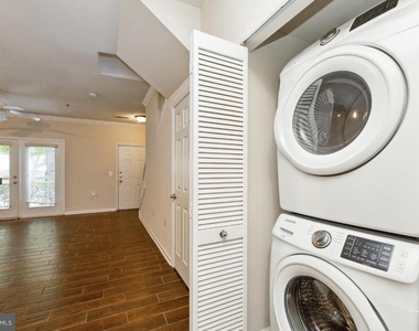 2765 Centerboro Drive - Photo Thumbnail 9