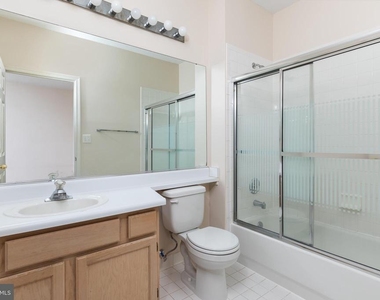 1705 Lake Shore Crest Drive - Photo Thumbnail 13